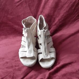 Merona tan zipper wedge sandal sz 10